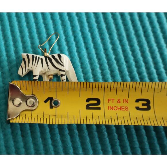 Vintage 90s African Zebra Earrings Hand Wood Carved Artisan Hook Dangle Retro - Picture 3 of 3